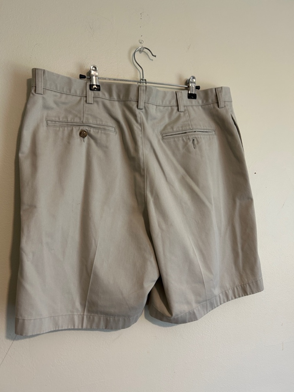 BUNDLE 5 Pairs L.L. Bean Men's Flat-Front Shorts in Light Beige - Picture 2 of 5
